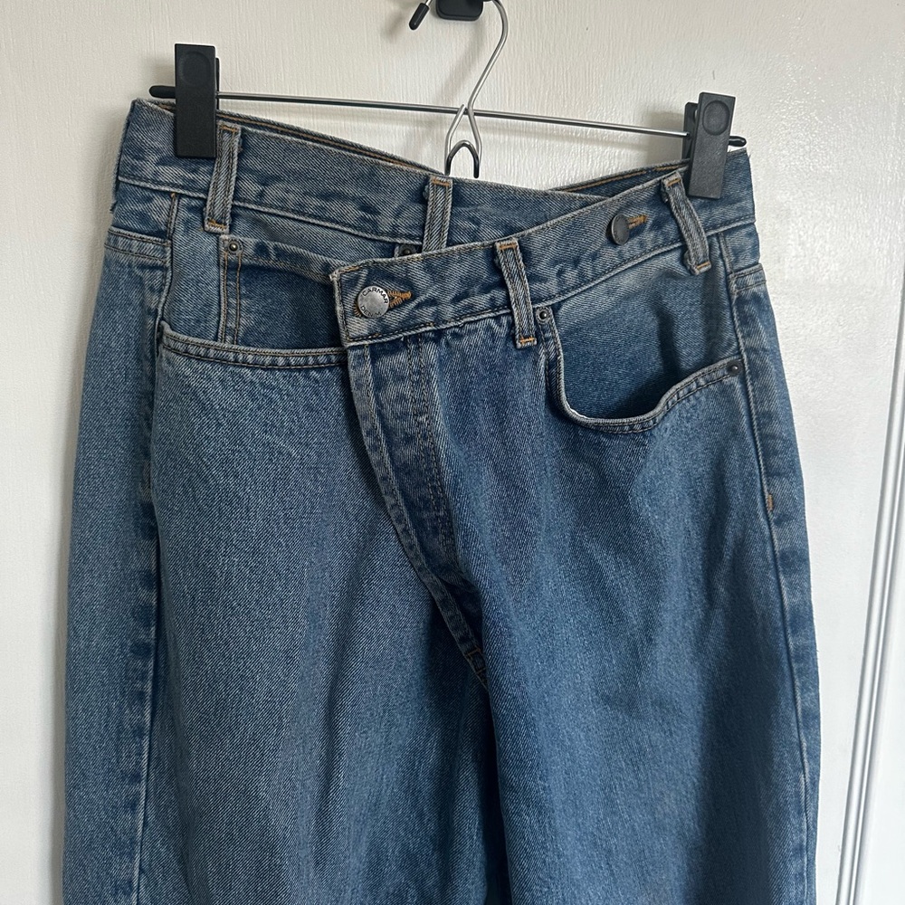 Criss-Cross button Oversized High Waisted Jeans